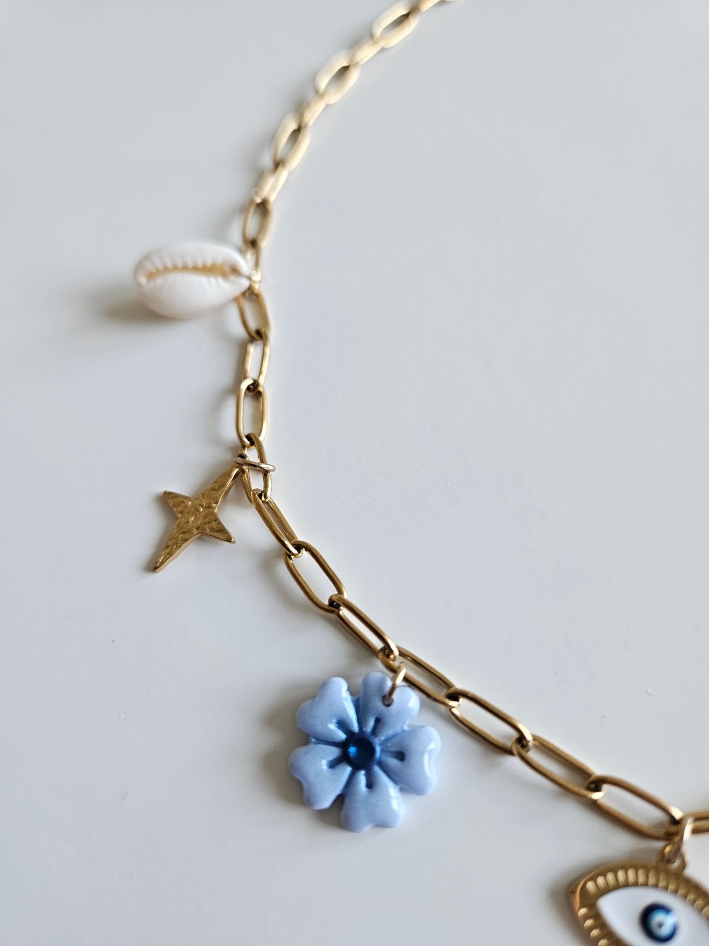 Collier Mālama